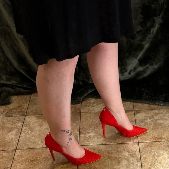 Guess pump heels, brand new - Picture 6 of 6